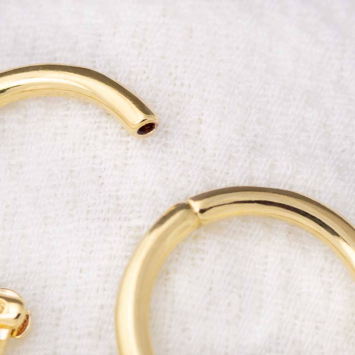 Mini Seamless Clicker Hoop Earrings: 9mm