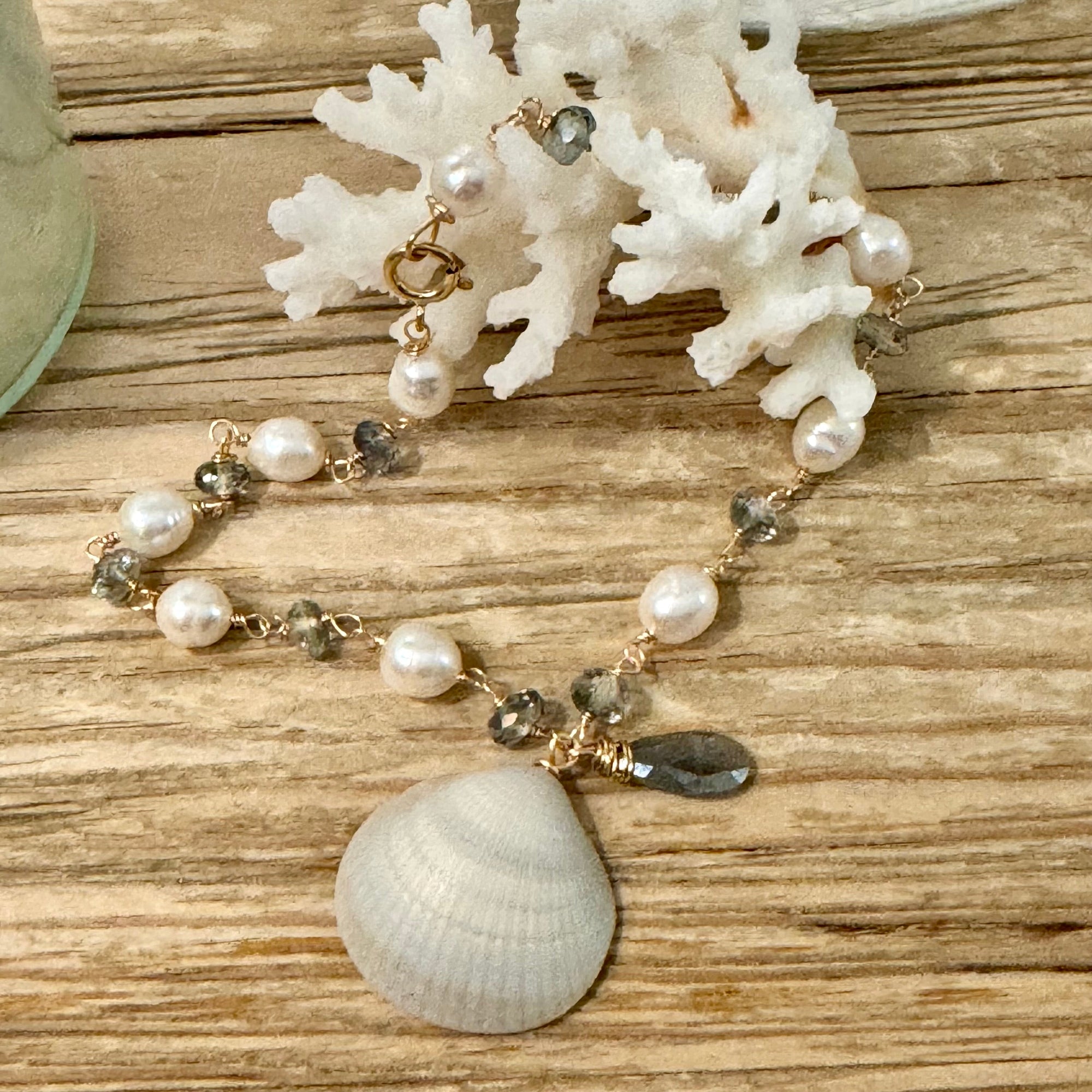 Light Grey Seashell Bracelet