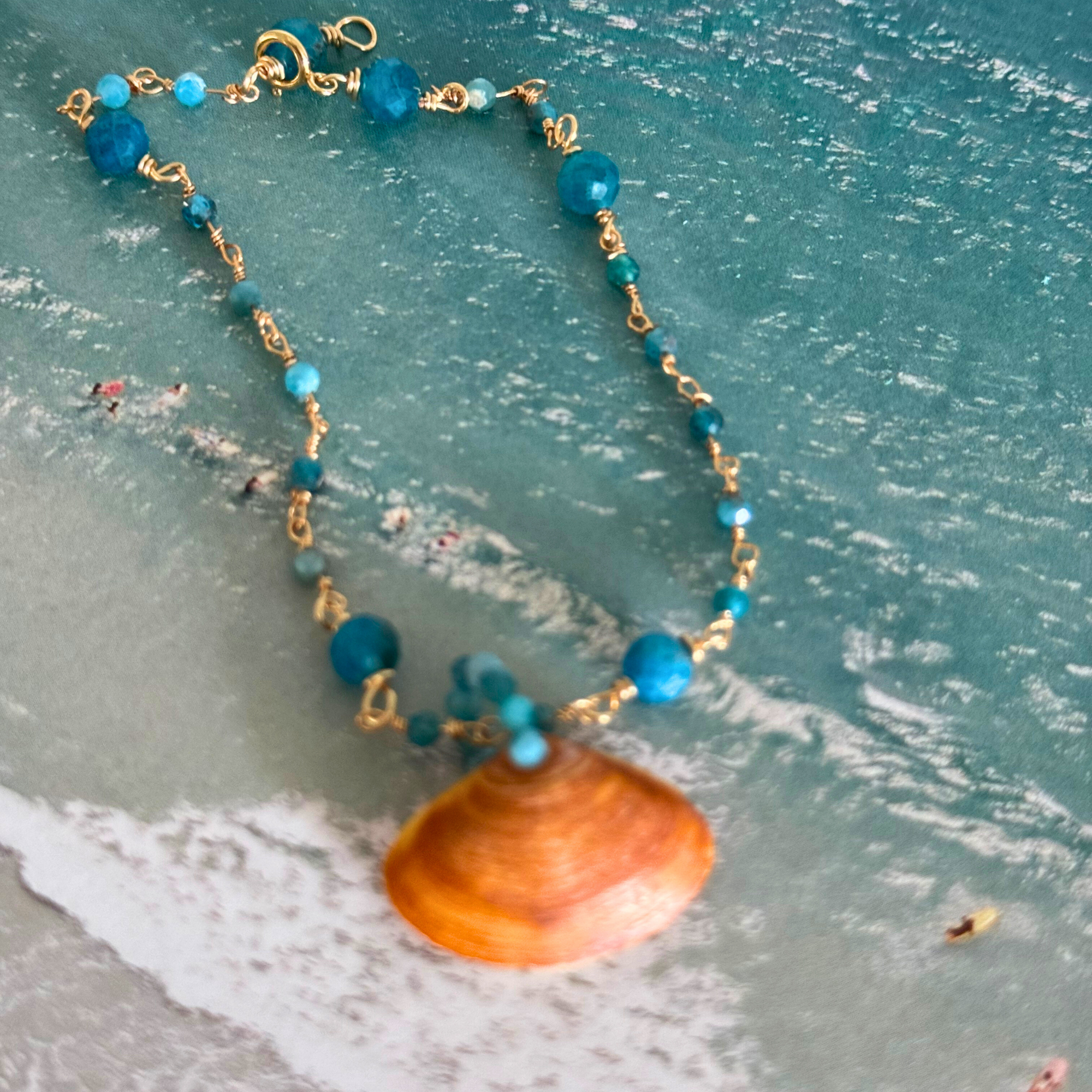Seashell Charm Apatite Bracelet